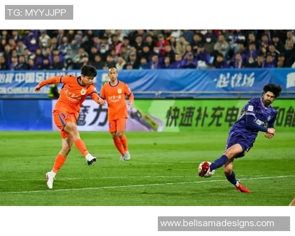 U17国足队长李钧鹏首次亮相中乙联赛为泰山B队出战展现潜力 U17国足队长李钧鹏首次亮相中乙联赛为泰山B队出战展现潜力